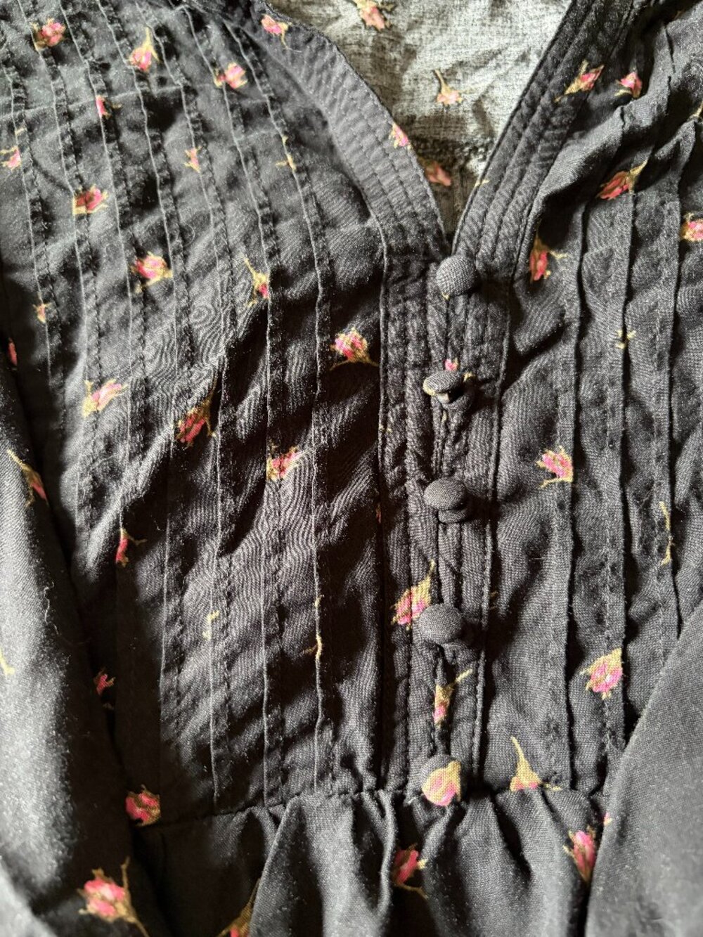 Torrid top black & pink floral Emma babydoll pleated blouse size 2 (XXL)